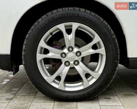 Белый Мицубиси Аутлендер, объемом двигателя 2.27 л и пробегом 264 тыс. км за 13500 $, фото 52 на Automoto.ua