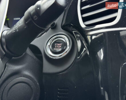 Белый Мицубиси Аутлендер, объемом двигателя 2.27 л и пробегом 264 тыс. км за 13500 $, фото 4 на Automoto.ua