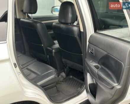 Білий Міцубісі Аутлендер, об'ємом двигуна 2.27 л та пробігом 177 тис. км за 11650 $, фото 10 на Automoto.ua