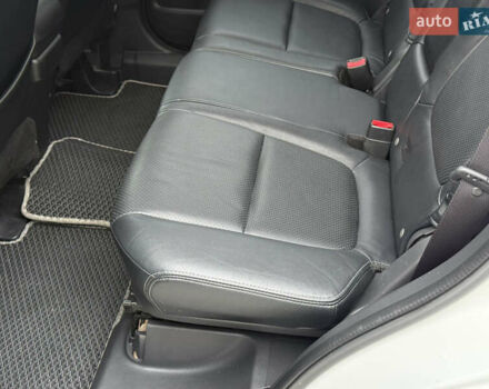 Белый Мицубиси Аутлендер, объемом двигателя 2.27 л и пробегом 264 тыс. км за 13500 $, фото 25 на Automoto.ua