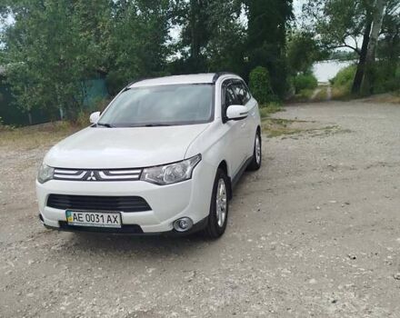 Білий Міцубісі Аутлендер, об'ємом двигуна 2 л та пробігом 236 тис. км за 9600 $, фото 6 на Automoto.ua