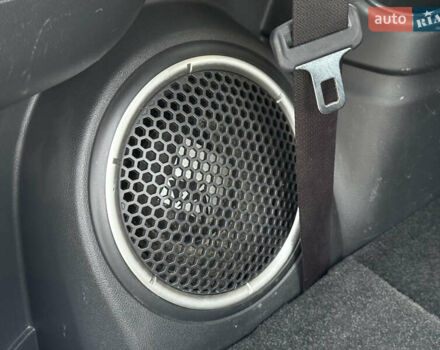 Белый Мицубиси Аутлендер, объемом двигателя 2.27 л и пробегом 264 тыс. км за 13500 $, фото 22 на Automoto.ua