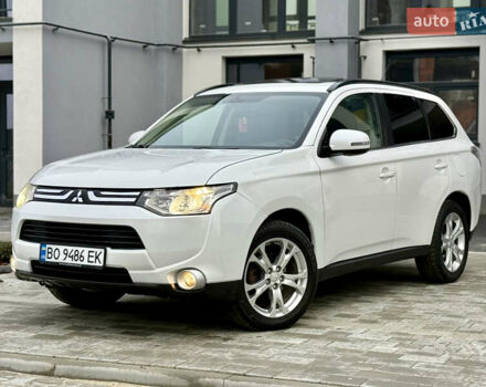 Белый Мицубиси Аутлендер, объемом двигателя 2.27 л и пробегом 264 тыс. км за 13500 $, фото 3 на Automoto.ua