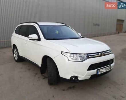 Білий Міцубісі Аутлендер, об'ємом двигуна 2 л та пробігом 245 тис. км за 12399 $, фото 2 на Automoto.ua