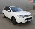 Білий Міцубісі Аутлендер, об'ємом двигуна 2 л та пробігом 245 тис. км за 12399 $, фото 2 на Automoto.ua