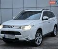Міцубісі Аутлендер 2013 у Харкові на Automoto.ua Білий Міцубісі Аутлендер, об'ємом двигуна 2.4 л та пробігом 146 тис. км за 12900 $, фото 1 на Automoto.ua