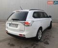 Білий Міцубісі Аутлендер, об'ємом двигуна 2 л та пробігом 245 тис. км за 12399 $, фото 3 на Automoto.ua