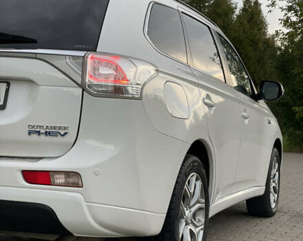 Белый Мицубиси Аутлендер, объемом двигателя 2 л и пробегом 229 тыс. км за 14500 $, фото 17 на Automoto.ua