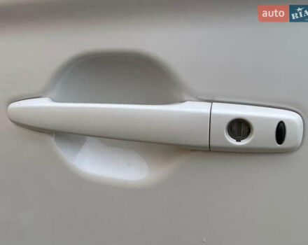 Белый Мицубиси Аутлендер, объемом двигателя 2.36 л и пробегом 215 тыс. км за 9500 $, фото 24 на Automoto.ua