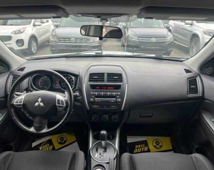 Білий Міцубісі Аутлендер, об'ємом двигуна 2 л та пробігом 224 тис. км за 9900 $, фото 17 на Automoto.ua