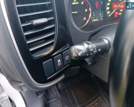 Белый Мицубиси Аутлендер, объемом двигателя 2.2 л и пробегом 278 тыс. км за 12600 $, фото 37 на Automoto.ua