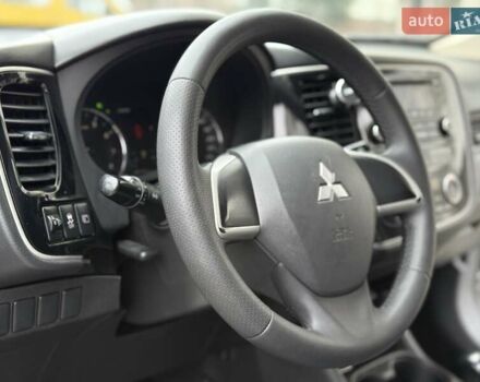 Белый Мицубиси Аутлендер, объемом двигателя 0 л и пробегом 180 тыс. км за 11500 $, фото 21 на Automoto.ua