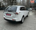 Белый Мицубиси Аутлендер, объемом двигателя 2.2 л и пробегом 225 тыс. км за 11999 $, фото 5 на Automoto.ua