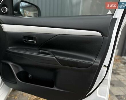 Міцубісі Аутлендер 2013 у Івано-Франківську на Automoto.ua Білий Міцубісі Аутлендер, об'ємом двигуна 2 л та пробігом 213 тис. км за 13888 $, фото 24 на Automoto.ua