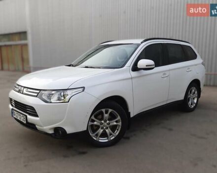 Білий Міцубісі Аутлендер, об'ємом двигуна 2 л та пробігом 245 тис. км за 12399 $, фото 1 на Automoto.ua
