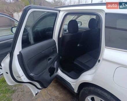 Белый Мицубиси Аутлендер, объемом двигателя 2.2 л и пробегом 278 тыс. км за 12600 $, фото 23 на Automoto.ua