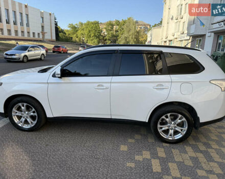 Білий Міцубісі Аутлендер, об'ємом двигуна 2.36 л та пробігом 146 тис. км за 14300 $, фото 7 на Automoto.ua