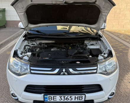 Білий Міцубісі Аутлендер, об'ємом двигуна 2.36 л та пробігом 146 тис. км за 14300 $, фото 35 на Automoto.ua