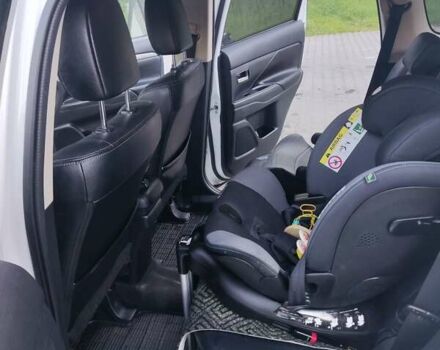 Білий Міцубісі Аутлендер, об'ємом двигуна 2.27 л та пробігом 232 тис. км за 12800 $, фото 14 на Automoto.ua