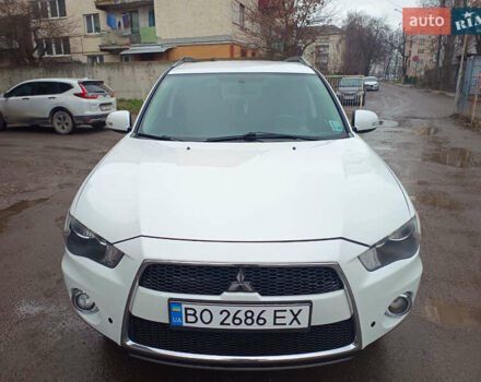 Белый Мицубиси Аутлендер, объемом двигателя 2.36 л и пробегом 250 тыс. км за 11200 $, фото 8 на Automoto.ua