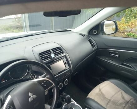 Білий Міцубісі Аутлендер, об'ємом двигуна 2 л та пробігом 203 тис. км за 10750 $, фото 5 на Automoto.ua