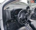 Білий Міцубісі Аутлендер, об'ємом двигуна 2.27 л та пробігом 232 тис. км за 12800 $, фото 10 на Automoto.ua
