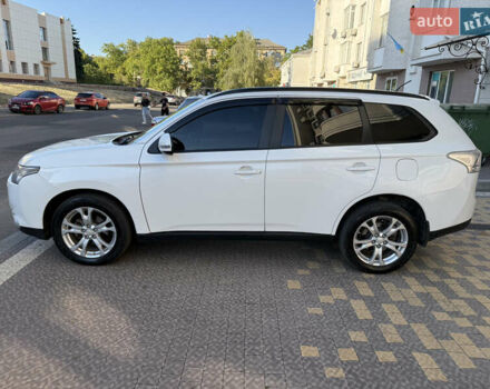 Білий Міцубісі Аутлендер, об'ємом двигуна 2.36 л та пробігом 146 тис. км за 14300 $, фото 6 на Automoto.ua