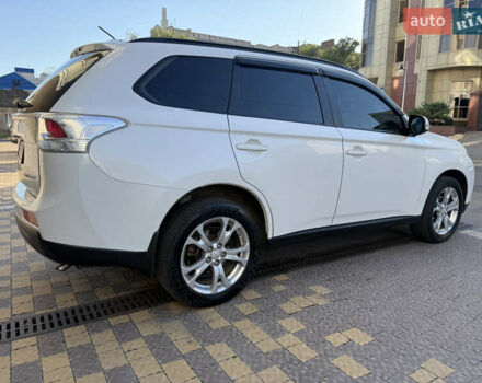 Білий Міцубісі Аутлендер, об'ємом двигуна 2.36 л та пробігом 146 тис. км за 14300 $, фото 15 на Automoto.ua