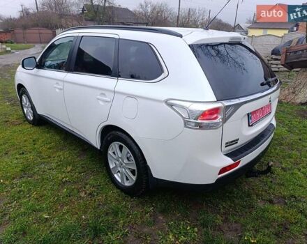 Белый Мицубиси Аутлендер, объемом двигателя 2.2 л и пробегом 278 тыс. км за 12600 $, фото 18 на Automoto.ua