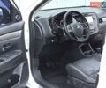 Міцубісі Аутлендер 2013 у Харкові на Automoto.ua Білий Міцубісі Аутлендер, об'ємом двигуна 2.4 л та пробігом 146 тис. км за 12900 $, фото 14 на Automoto.ua