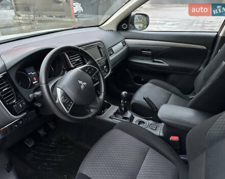 Белый Мицубиси Аутлендер, объемом двигателя 2.2 л и пробегом 225 тыс. км за 11999 $, фото 12 на Automoto.ua