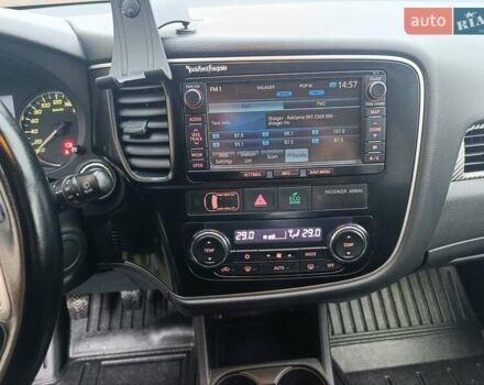 Белый Мицубиси Аутлендер, объемом двигателя 2.2 л и пробегом 278 тыс. км за 12600 $, фото 36 на Automoto.ua