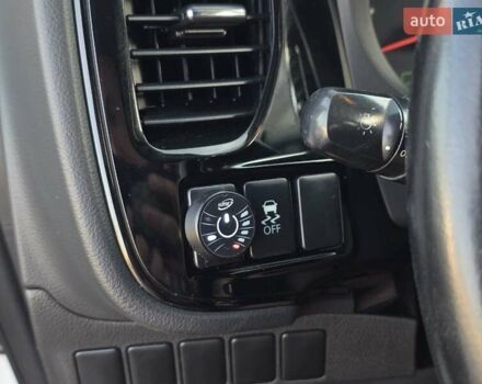 Белый Мицубиси Аутлендер, объемом двигателя 2.4 л и пробегом 183 тыс. км за 12499 $, фото 32 на Automoto.ua