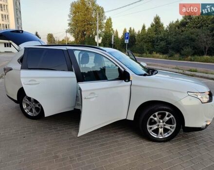 Белый Мицубиси Аутлендер, объемом двигателя 2.27 л и пробегом 200 тыс. км за 13999 $, фото 101 на Automoto.ua
