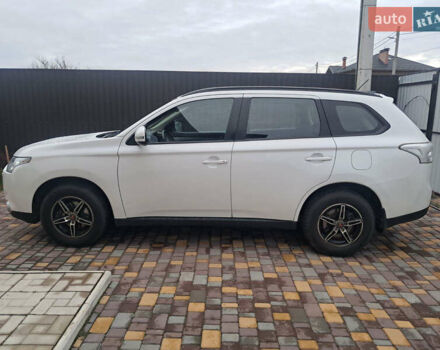 Білий Міцубісі Аутлендер, об'ємом двигуна 2.36 л та пробігом 112 тис. км за 14900 $, фото 3 на Automoto.ua