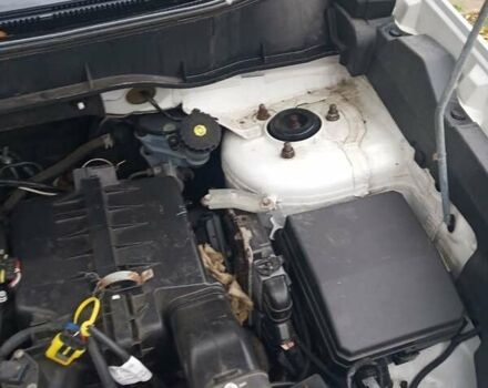 Белый Мицубиси Аутлендер, объемом двигателя 2 л и пробегом 203 тыс. км за 10750 $, фото 6 на Automoto.ua