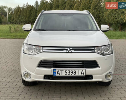 Белый Мицубиси Аутлендер, объемом двигателя 2 л и пробегом 229 тыс. км за 14500 $, фото 5 на Automoto.ua