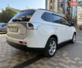 Білий Міцубісі Аутлендер, об'ємом двигуна 2.36 л та пробігом 146 тис. км за 14300 $, фото 13 на Automoto.ua