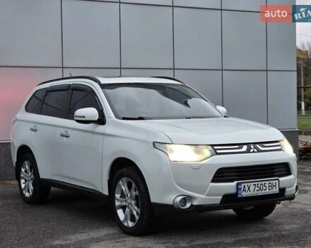 Міцубісі Аутлендер 2013 у Харкові на Automoto.ua Білий Міцубісі Аутлендер, об'ємом двигуна 2.4 л та пробігом 146 тис. км за 12900 $, фото 8 на Automoto.ua
