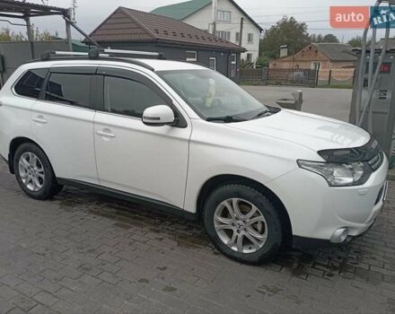 Белый Мицубиси Аутлендер, объемом двигателя 2.2 л и пробегом 270 тыс. км за 13250 $, фото 1 на Automoto.ua