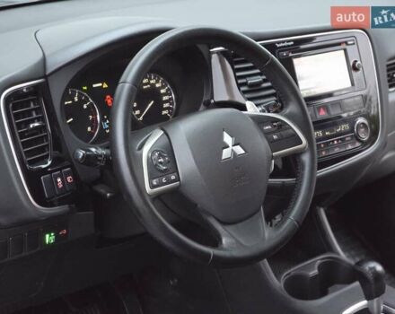Міцубісі Аутлендер 2013 у Харкові на Automoto.ua Білий Міцубісі Аутлендер, об'ємом двигуна 2.4 л та пробігом 146 тис. км за 12900 $, фото 15 на Automoto.ua