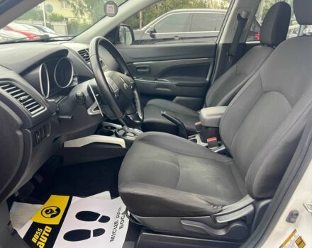 Білий Міцубісі Аутлендер, об'ємом двигуна 2 л та пробігом 224 тис. км за 9900 $, фото 9 на Automoto.ua