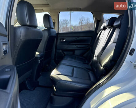 Белый Мицубиси Аутлендер, объемом двигателя 2.4 л и пробегом 148 тыс. км за 12900 $, фото 15 на Automoto.ua