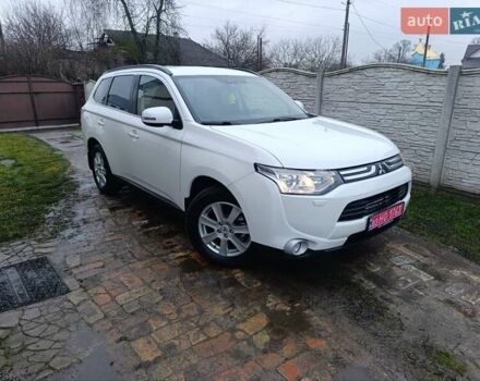 Белый Мицубиси Аутлендер, объемом двигателя 2.2 л и пробегом 278 тыс. км за 12600 $, фото 1 на Automoto.ua