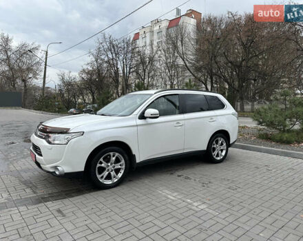 Белый Мицубиси Аутлендер, объемом двигателя 2.2 л и пробегом 225 тыс. км за 11999 $, фото 9 на Automoto.ua