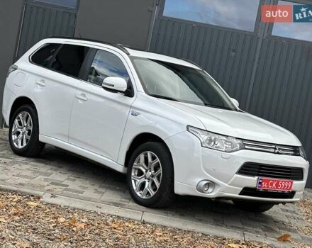 Міцубісі Аутлендер 2013 у Івано-Франківську на Automoto.ua Білий Міцубісі Аутлендер, об'ємом двигуна 2 л та пробігом 213 тис. км за 13888 $, фото 8 на Automoto.ua