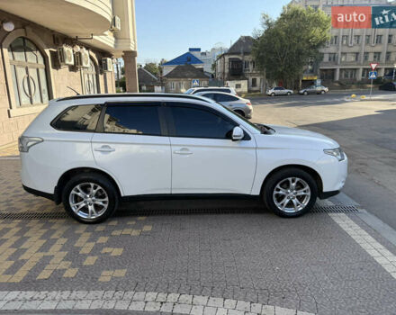 Білий Міцубісі Аутлендер, об'ємом двигуна 2.36 л та пробігом 146 тис. км за 14300 $, фото 17 на Automoto.ua