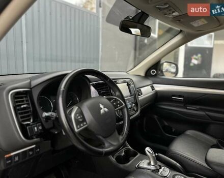 Міцубісі Аутлендер 2013 у Івано-Франківську на Automoto.ua Білий Міцубісі Аутлендер, об'ємом двигуна 2 л та пробігом 213 тис. км за 13888 $, фото 15 на Automoto.ua