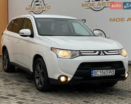 Белый Мицубиси Аутлендер, объемом двигателя 2.36 л и пробегом 215 тыс. км за 9500 $, фото 3 на Automoto.ua