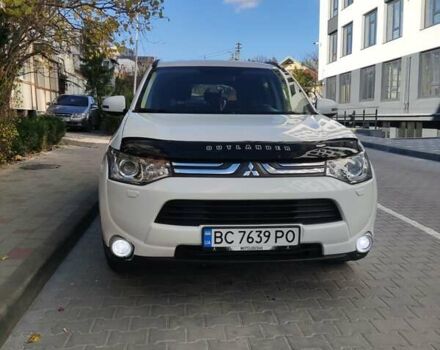 Білий Міцубісі Аутлендер, об'ємом двигуна 2.27 л та пробігом 232 тис. км за 12800 $, фото 1 на Automoto.ua